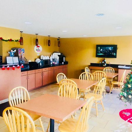 Super 8 By Wyndham Radcliff Ft. Knox Area Hotel Buitenkant foto