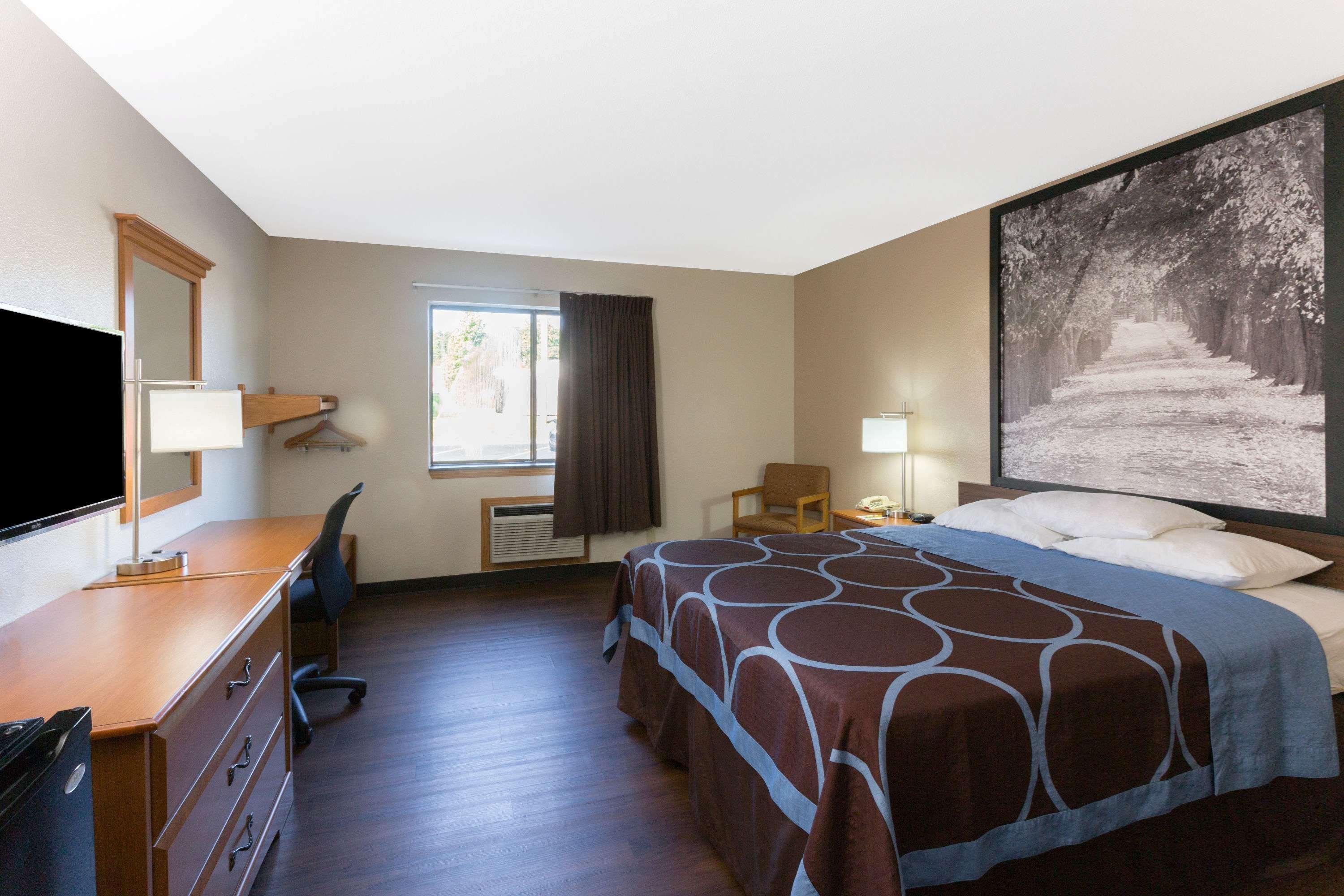 Super 8 By Wyndham Radcliff Ft. Knox Area Hotel Buitenkant foto