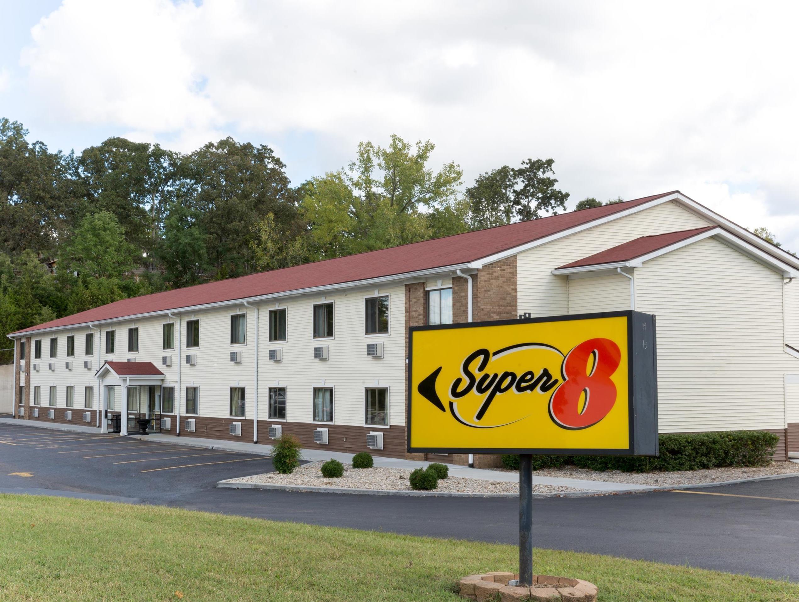 Super 8 By Wyndham Radcliff Ft. Knox Area Hotel Buitenkant foto