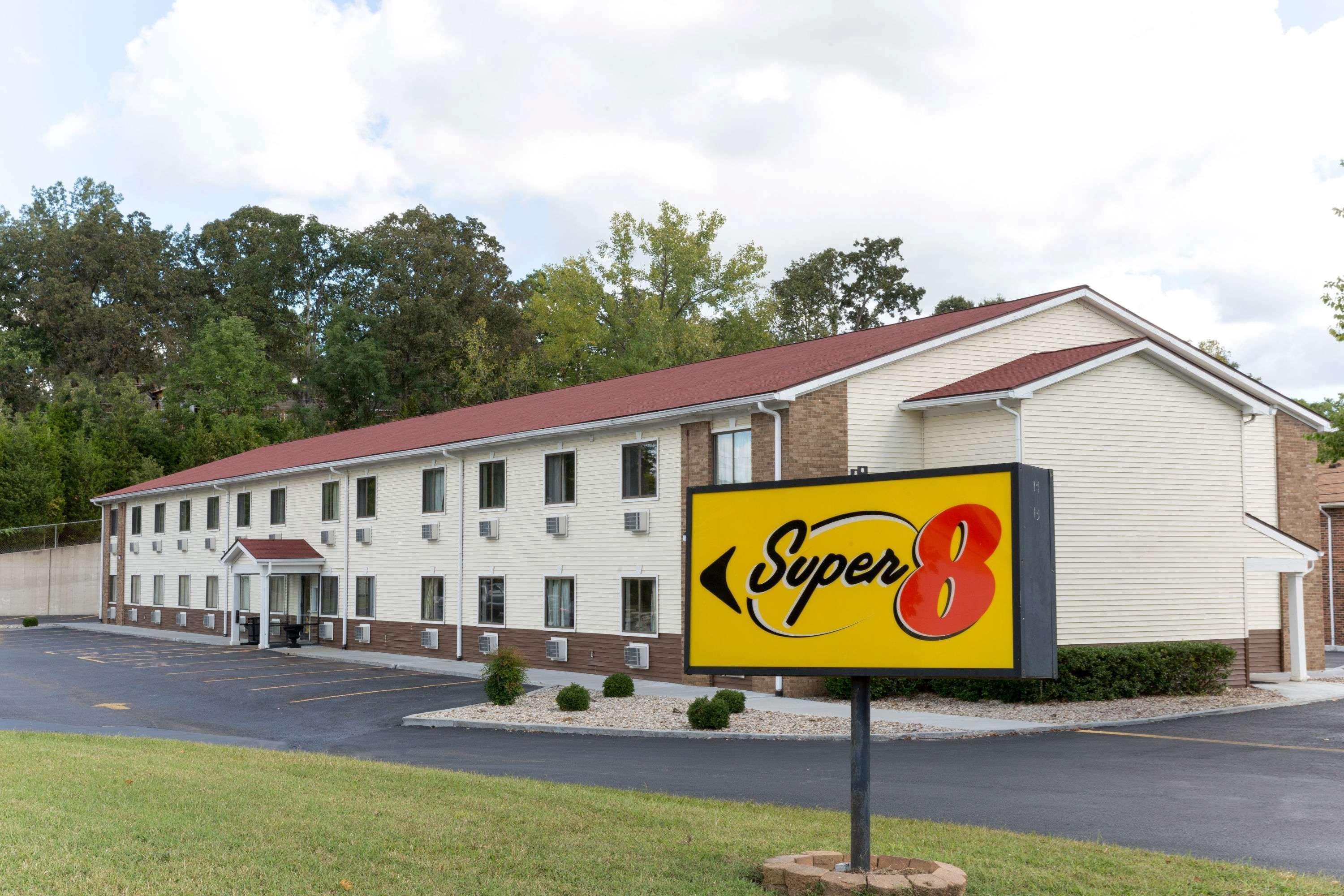 Super 8 By Wyndham Radcliff Ft. Knox Area Hotel Buitenkant foto