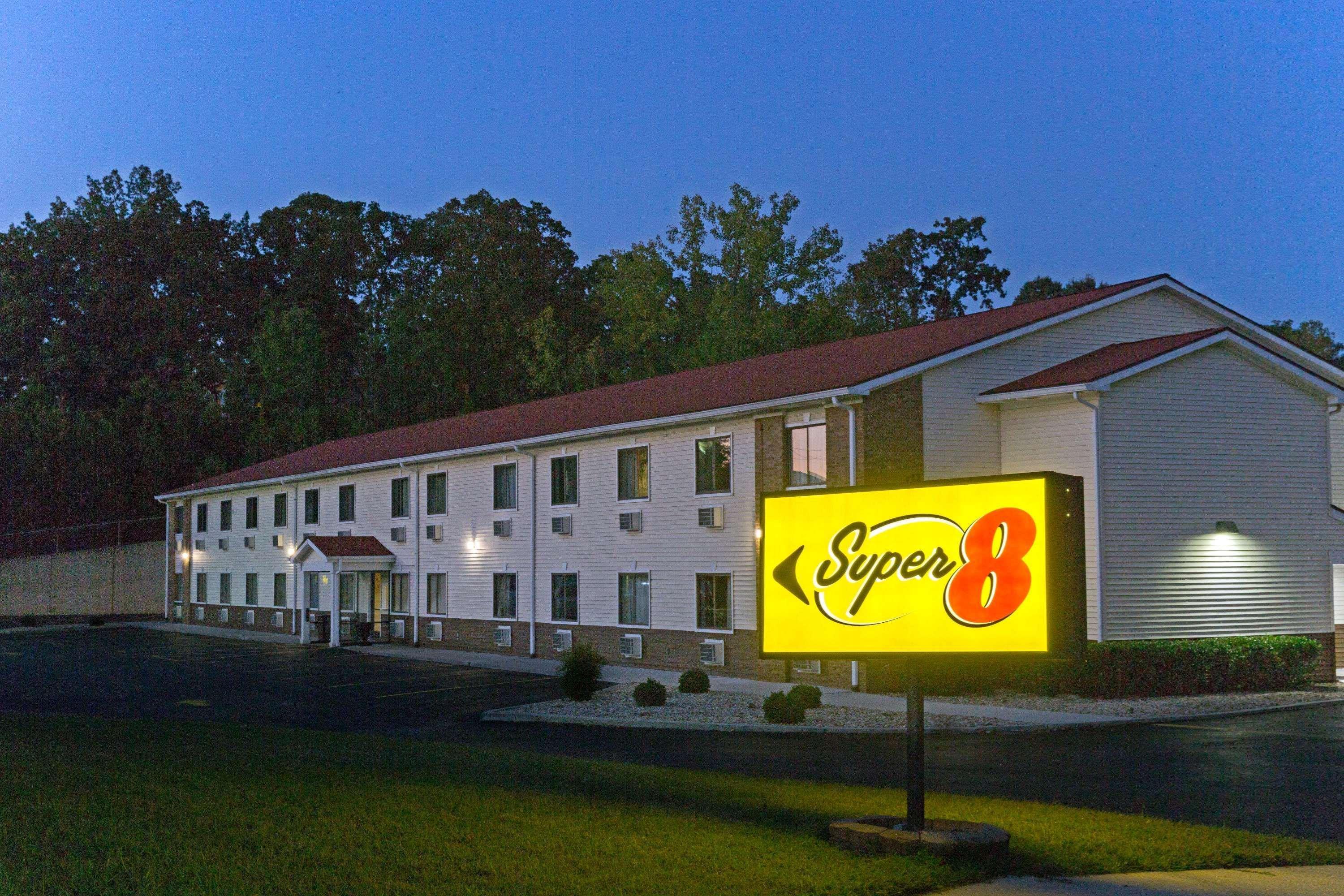 Super 8 By Wyndham Radcliff Ft. Knox Area Hotel Buitenkant foto