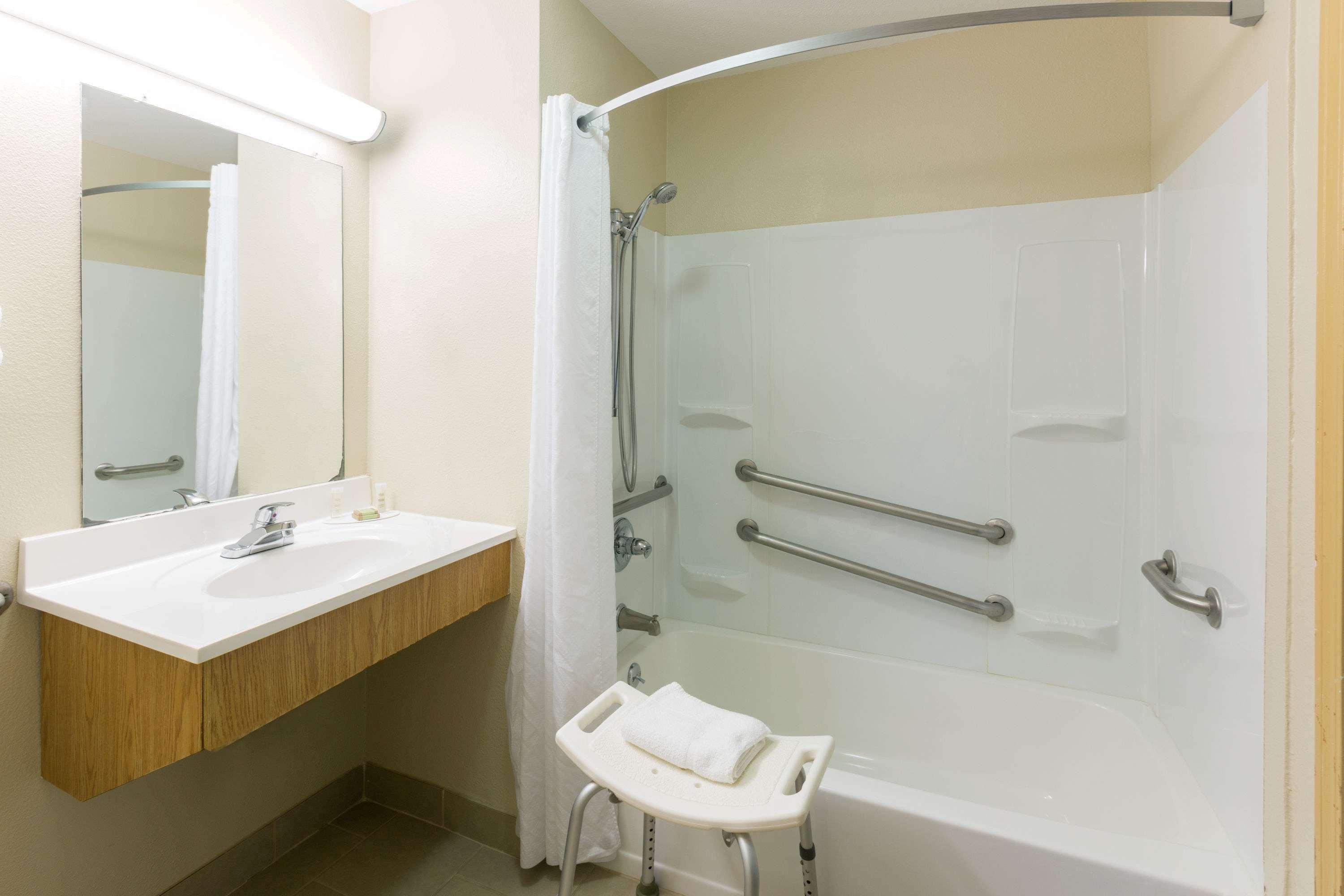 Super 8 By Wyndham Radcliff Ft. Knox Area Hotel Buitenkant foto
