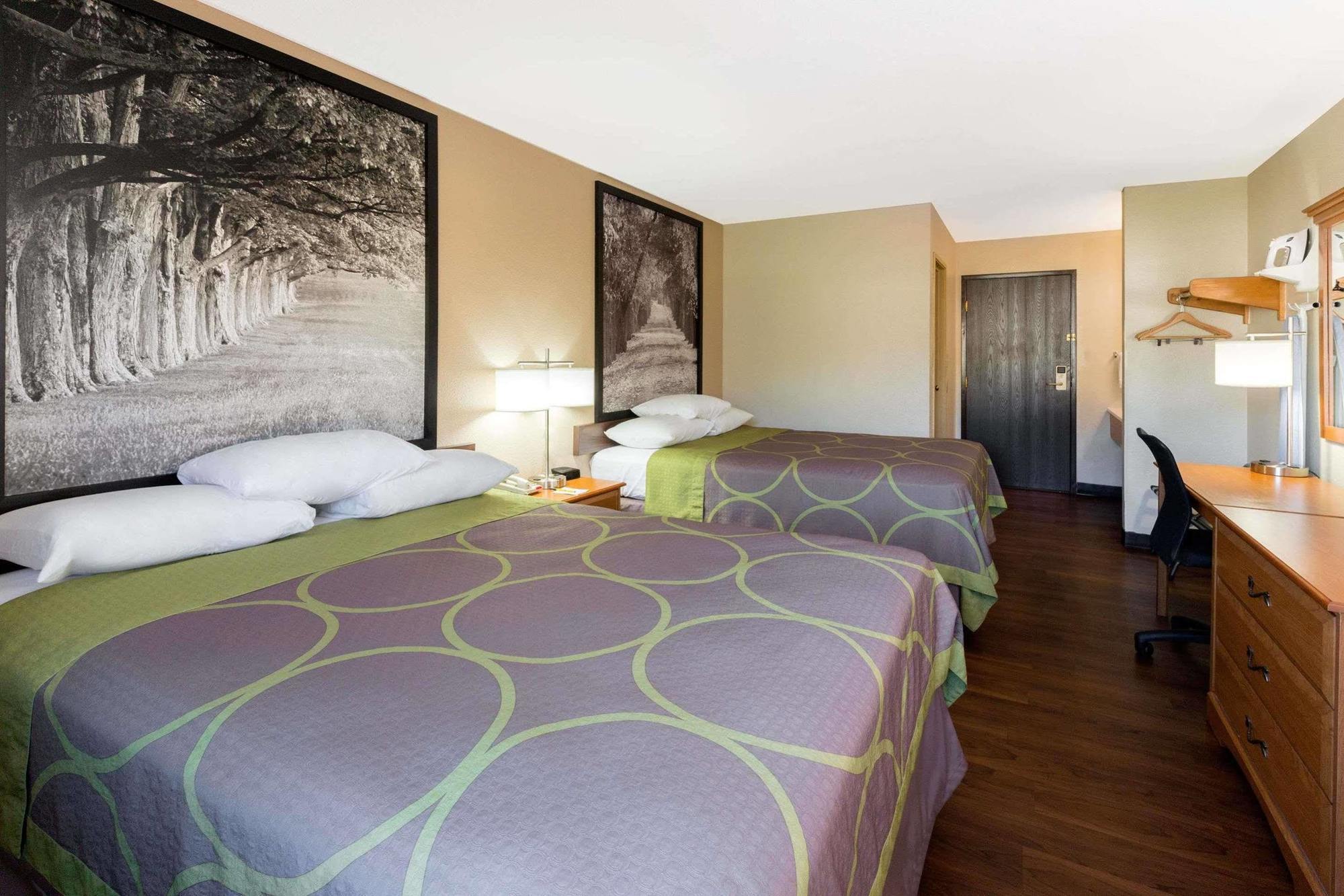 Super 8 By Wyndham Radcliff Ft. Knox Area Hotel Buitenkant foto
