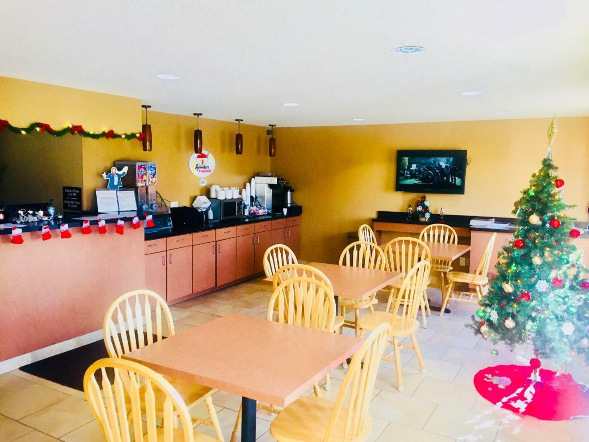 Super 8 By Wyndham Radcliff Ft. Knox Area Hotel Buitenkant foto